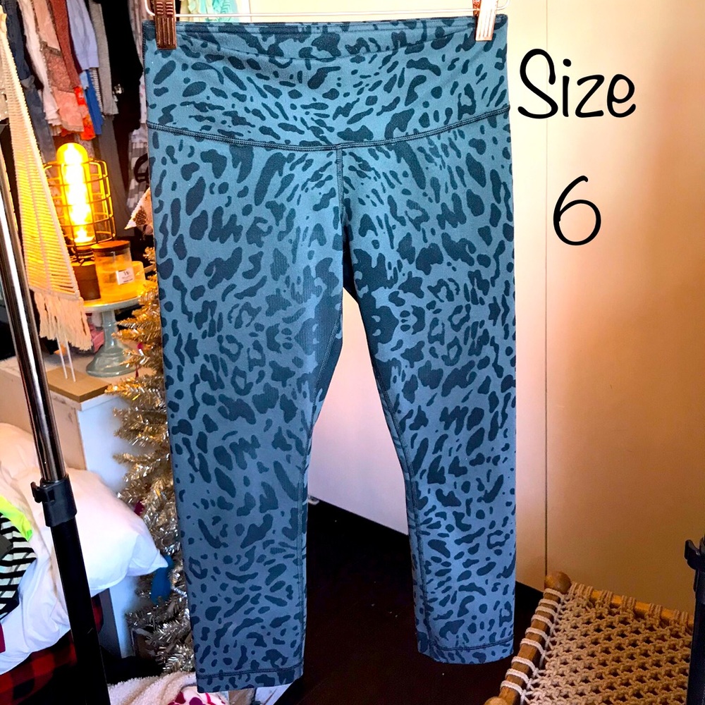 Lululemon Cheetah Crops